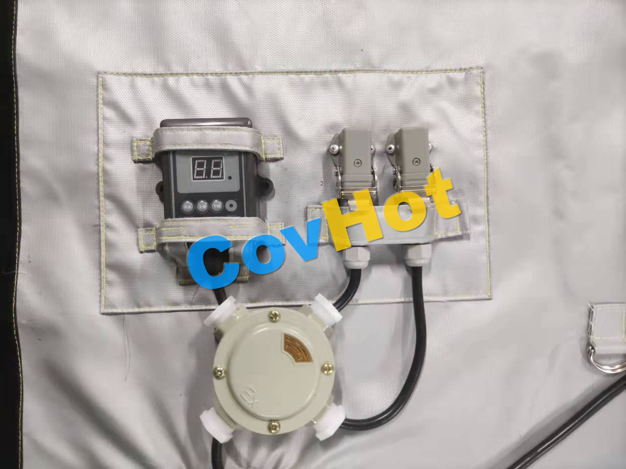 電伴熱<a href=http://www.qdangao.com/e/tags/?tagname=%E4%BF%9D%E6%B8%A9%E5%A5%97 target=_blank class=infotextkey>保溫套</a>